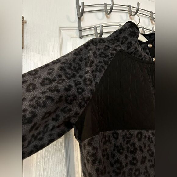 J Crew Quilted Button-Neck Sherpa fleece‎ Tunic Medium black gray Leopard BA200 - Picture 6 of 16
